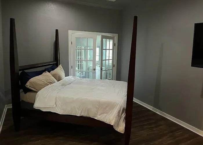 Gilcrease Hillside Villa