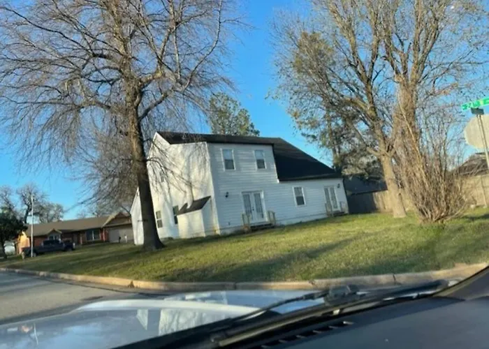 Gilcrease Hillside Villa *